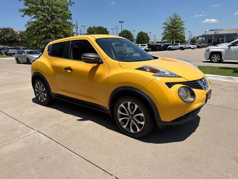 Used 2015 Nissan Juke S FWD image 7
