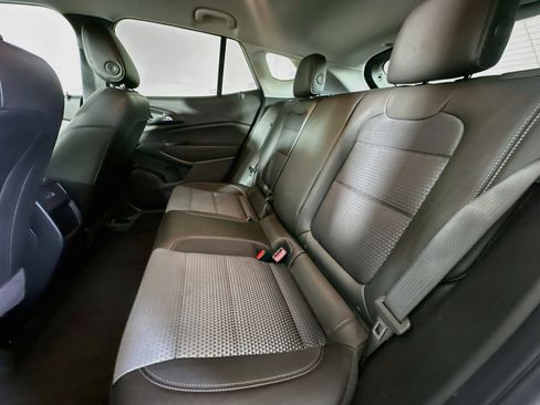 Used 2025 Chevrolet Trax LT FWD image 25