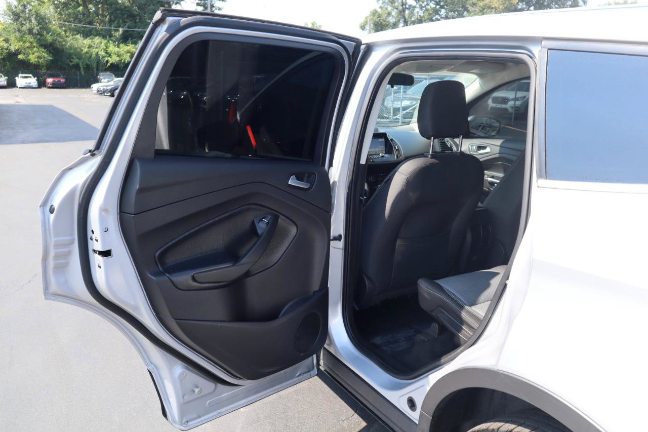 Used 2019 Ford Escape SE FWD image 16