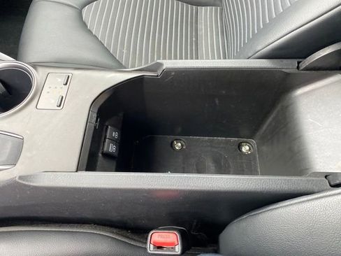 Used 2023 Toyota Camry SE FWD image 12