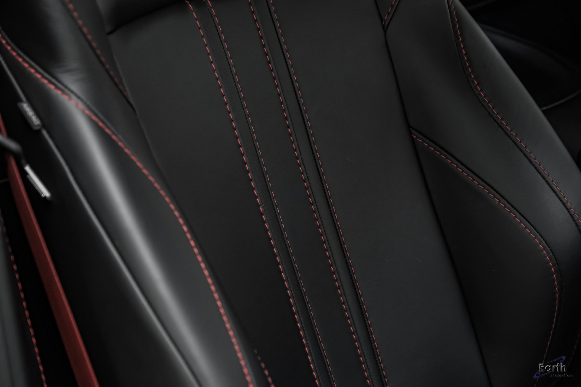 Used 2019 Aston Martin V8 Vantage Coupe RWD image 54