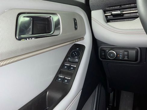 New 2026 Ford Explorer Active w/ Active Comfort Package RWD image 21