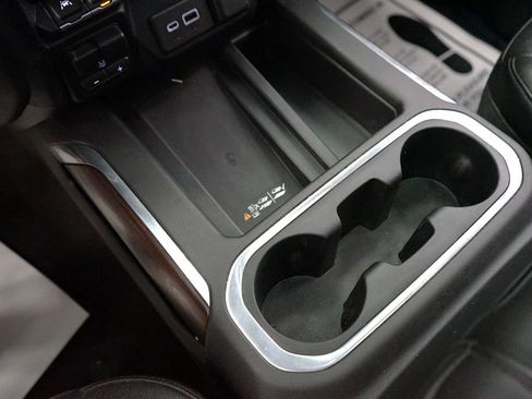Used 2019 GMC Sierra 1500 SLT w/ SLT Premium Plus Package AWD/4WD image 43