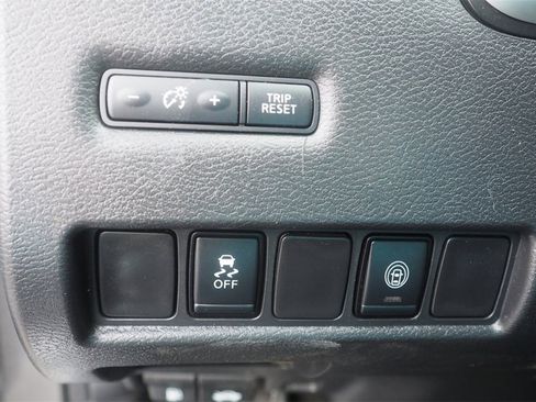 Used 2022 Nissan Murano SV image 17