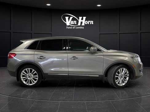 Used 2016 Lincoln MKX Reserve w/ Climate Package image 2