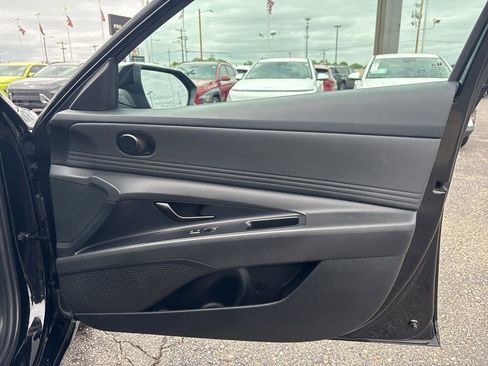 Certified 2025 Hyundai Elantra Sport FWD image 29