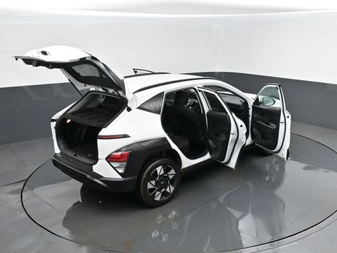 Used 2025 Hyundai Kona SEL image 24