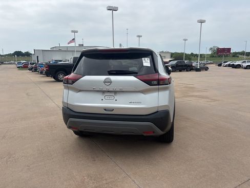 Used 2022 Nissan Rogue SV AWD/4WD image 4