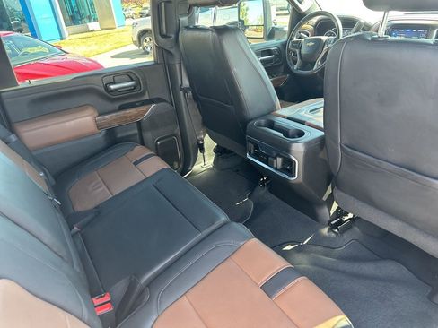 Used 2022 Chevrolet Silverado 3500 High Country w/ Technology Package AWD/4WD image 21