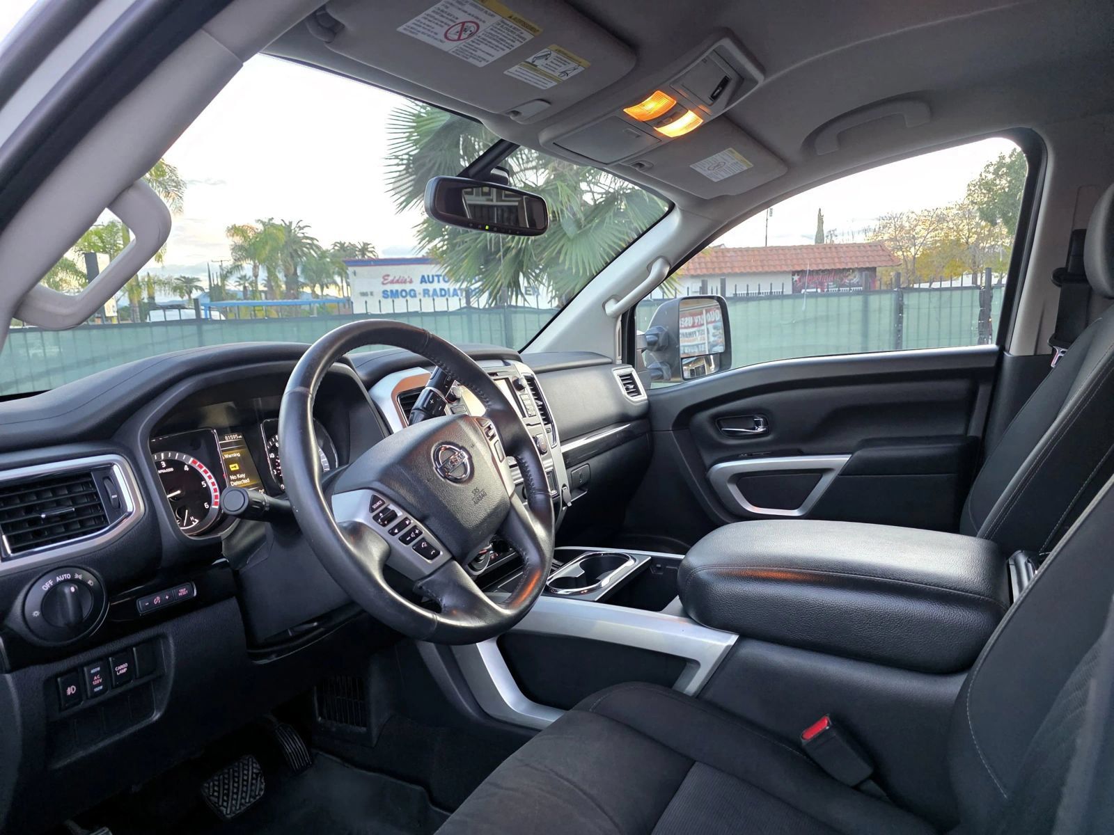 Used 2017 Nissan Titan SV AWD/4WD image 5