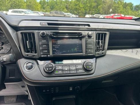 Used 2018 Toyota RAV4 SE w/ Power Extra Value Package AWD/4WD image 11