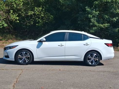 Used 2022 Nissan Sentra SV FWD image 2