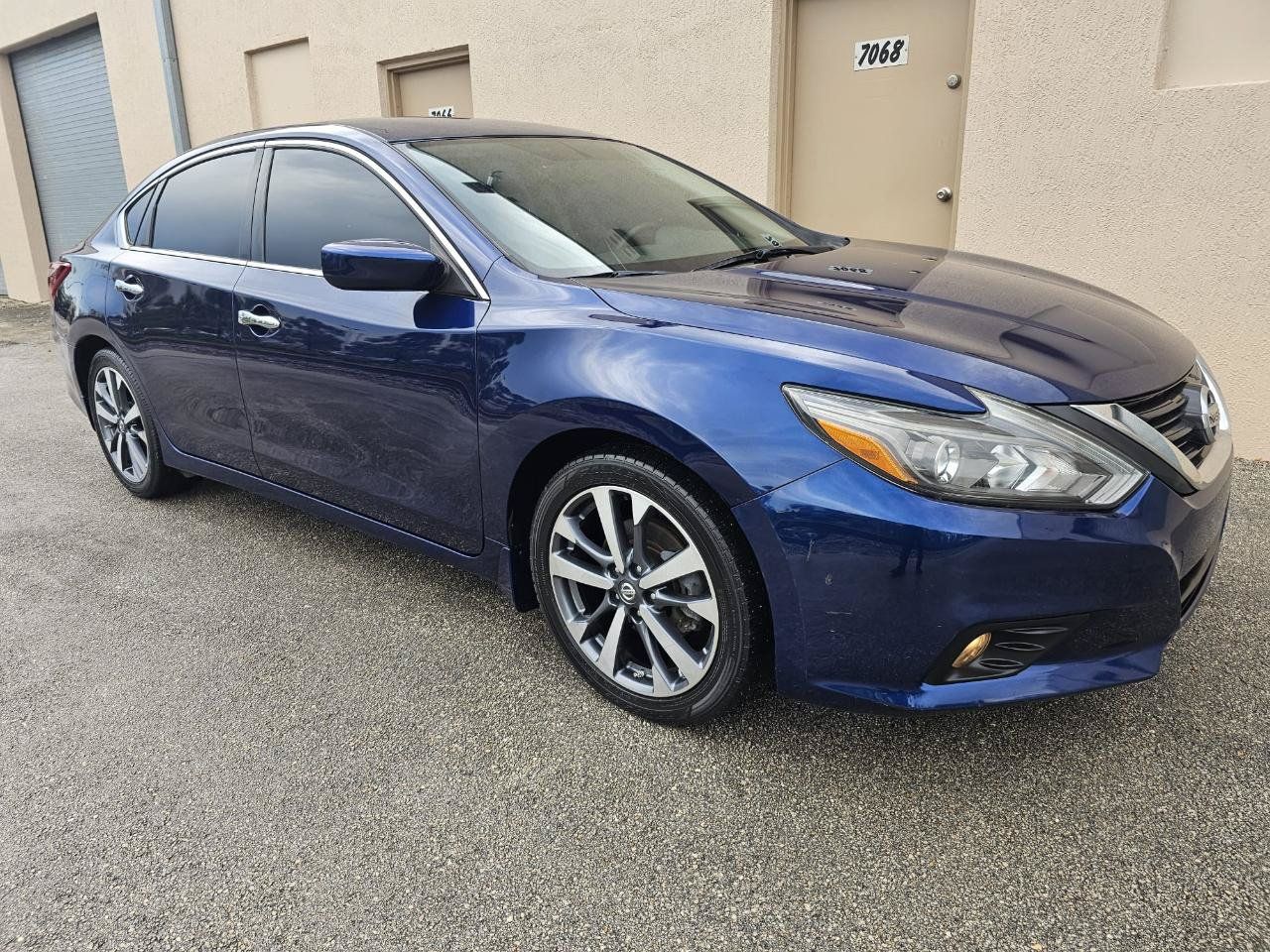 Used 2017 Nissan Altima 2.5 SR FWD image 10