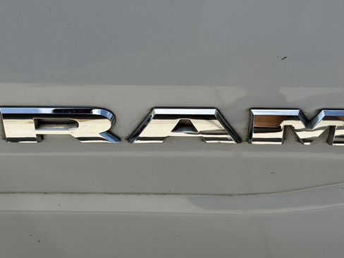 Used 2022 RAM 1500 Limited AWD/4WD image 17