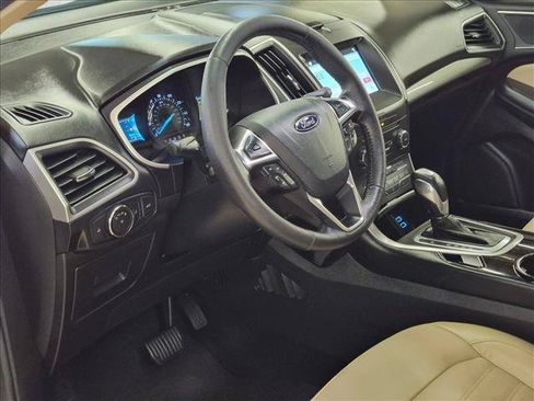 Used 2017 Ford Edge SEL w/ Equipment Group 201A AWD/4WD image 10