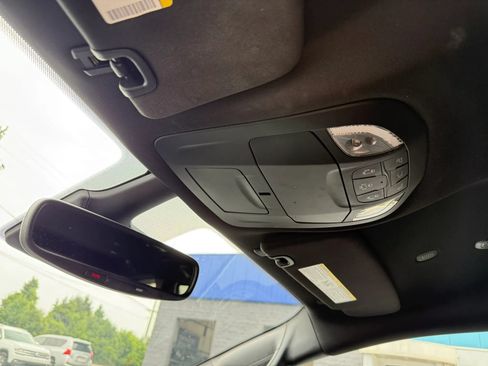 Used 2025 Chrysler Pacifica Select FWD image 23