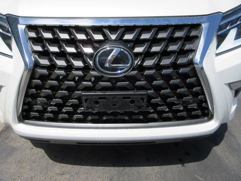 Used 2022 Lexus GX 460 Luxury w/ Off Road Package AWD/4WD image 15