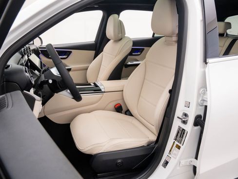 New 2026 Mercedes-Benz GLC 300 4MATIC image 17