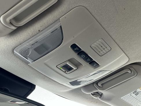 Used 2022 Toyota Corolla LE image 29