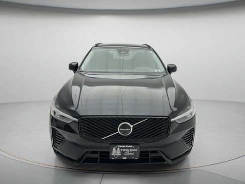 Used 2026 Volvo XC60 B5 Plus AWD/4WD image 2