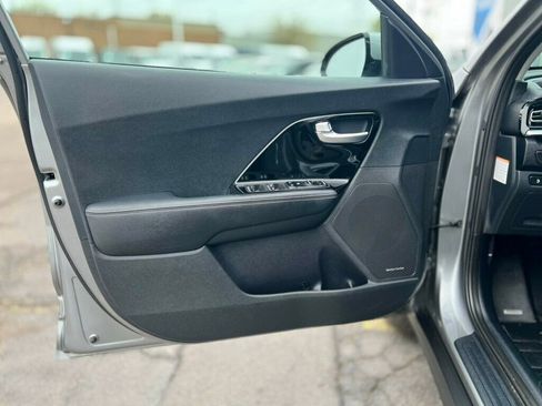 Used 2022 Kia Niro EX w/ Cold Weather Package image 15