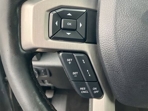 Used 2021 Ford F250 Platinum w/ FX4 Off-Road Package image 28