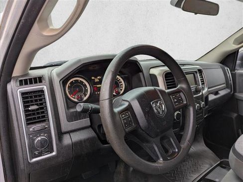 Used 2019 RAM 1500 Classic SLT image 12