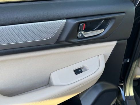 Used 2016 Subaru Legacy 2.5i Premium image 16