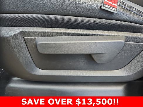 Used 2024 RAM 2500 Tradesman w/ Chrome Appearance Group image 15