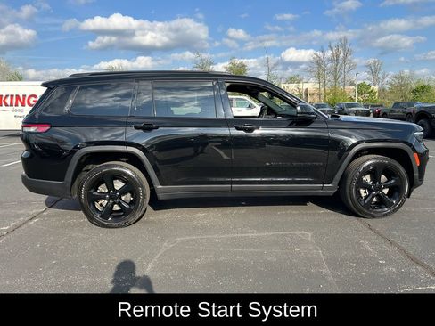 Used 2023 Jeep Grand Cherokee L Laredo AWD/4WD image 8