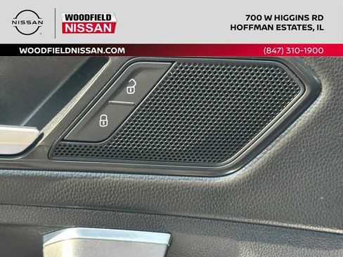 Used 2023 Volkswagen Tiguan SE w/ Panoramic Sunroof Package FWD image 20
