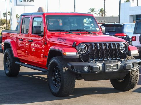 Used 2022 Jeep Gladiator Sport image 3