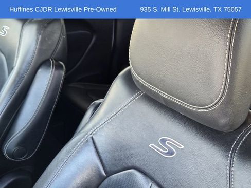 Certified 2021 Chrysler Pacifica Touring-L w/ S Appearance Package image 15