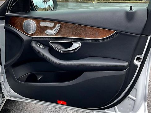 Used 2015 Mercedes-Benz C 300 4MATIC Sedan image 22