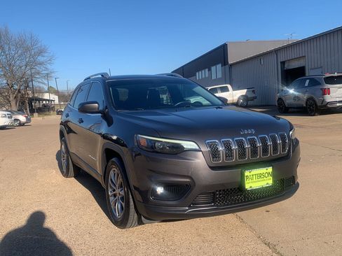 Used 2019 Jeep Cherokee Latitude Plus image 1