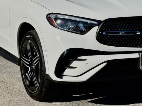 Used 2023 Mercedes-Benz GLC 300 image 9