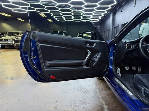 Used 2013 Scion FR-S image 12