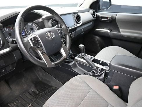 Used 2020 Toyota Tacoma SR5 image 18