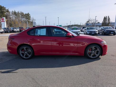 Used 2017 Alfa Romeo Giulia AWD image 6