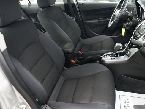 Used 2016 Chevrolet Cruze LT image 40