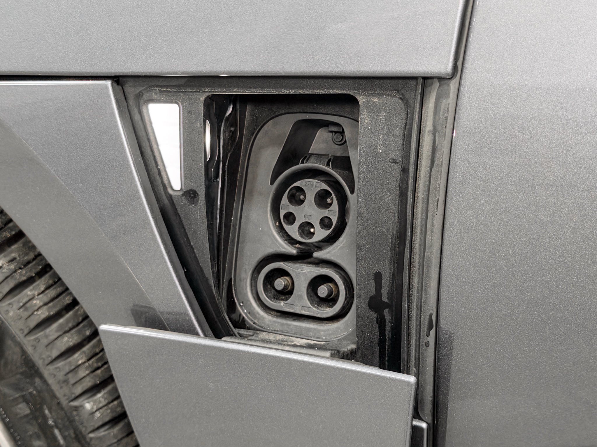 Used 2025 Lucid Air Touring AWD/4WD image 5