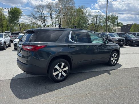 Used 2021 Chevrolet Traverse LT w/ LT Premium Package AWD/4WD image 6
