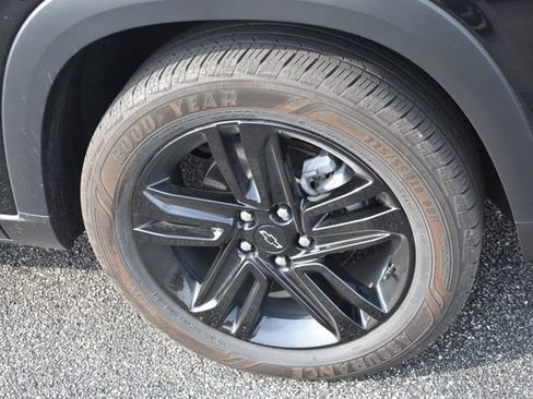 Used 2025 Chevrolet Trax ACTIV w/ Driver Confidence Package FWD image 11