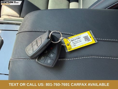 Used 2026 Chevrolet Traverse RS w/ LPO, Floor Liner Package AWD/4WD image 39