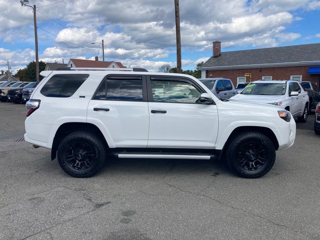 Used 2023 Toyota 4Runner SR5 Premium w/ Moonroof Package AWD/4WD image 34