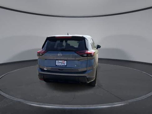 Used 2024 Nissan Rogue SV FWD image 7