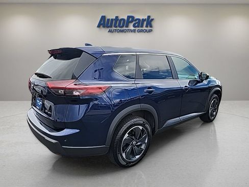 Used 2024 Nissan Rogue SV AWD/4WD image 8