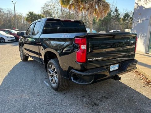 Used 2020 Chevrolet Silverado 1500 RST w/ RST Value Package image 3