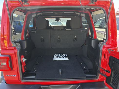 Certified 2025 Jeep Wrangler Unlimited Rubicon 4xe w/ Safety Group AWD/4WD image 10