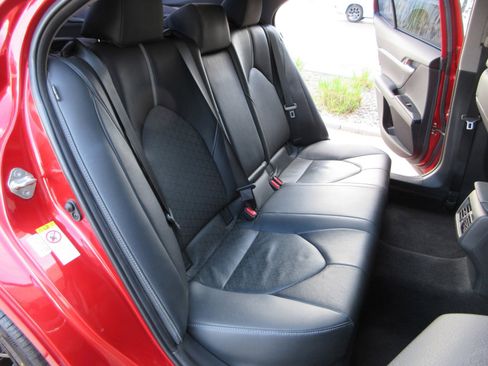 Used 2019 Toyota Camry XSE w/ Driver Assist Package FWD image 19